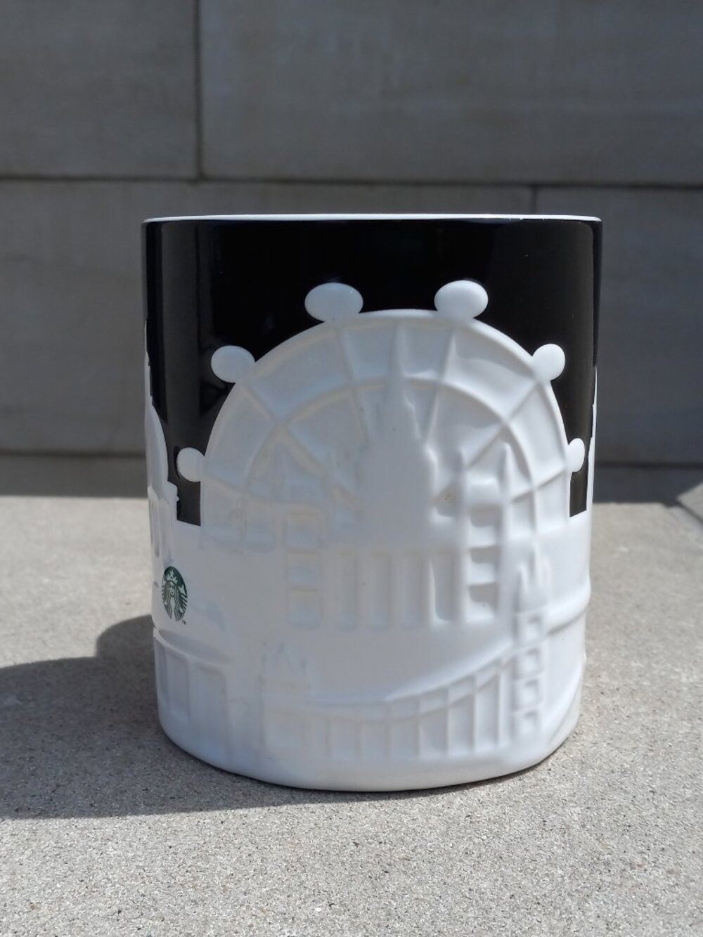 Starbucks London Oversized Mug Embossed White Skyline on Black Ground 16 oz